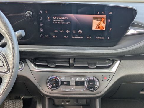 Certified 2024 Buick Envista Preferred w/ Advanced Safety Package image 19