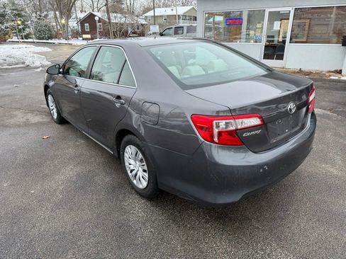 Used 2013 Toyota Camry LE image 6