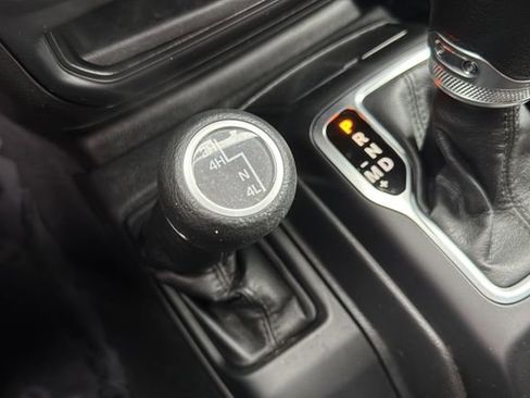 Used 2023 Jeep Wrangler Unlimited Sport AWD/4WD image 27