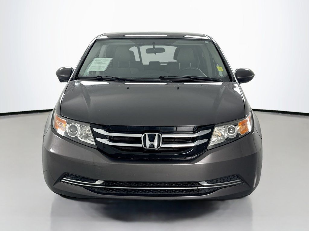 Used 2016 Honda Odyssey SE image 2