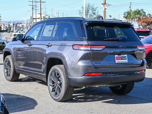 New 2025 Jeep Grand Cherokee Limited image 6