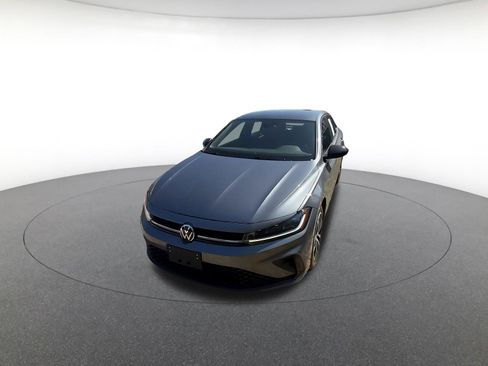 Used 2025 Volkswagen Jetta Sport image 7