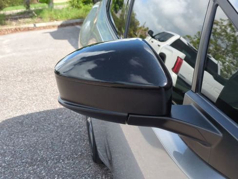 Used 2025 Toyota Prius XLE FWD image 12