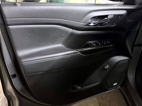 Used 2023 GMC Acadia AT4 w/ Technology Package AWD/4WD image 15