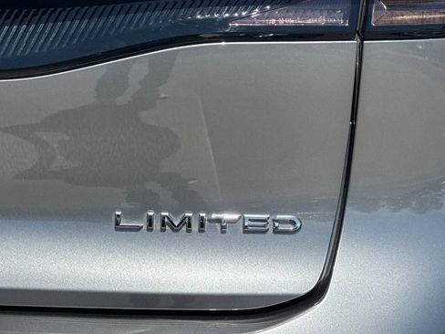 Used 2025 Toyota Crown XLE w/ Carpet Mat Package (TMS) image 28