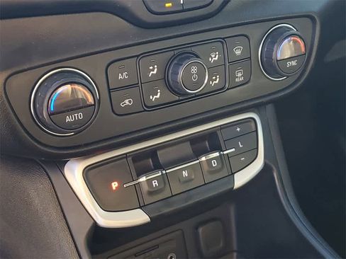 Used 2022 GMC Terrain SLT w/ Infotainment Package II image 28