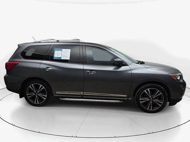 Used 2018 Nissan Pathfinder Platinum FWD image 3