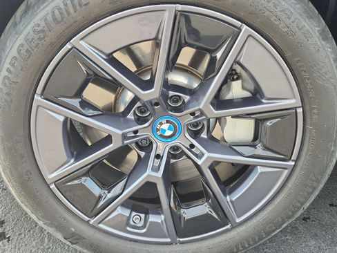 Used 2023 BMW i4 eDrive40 RWD image 13