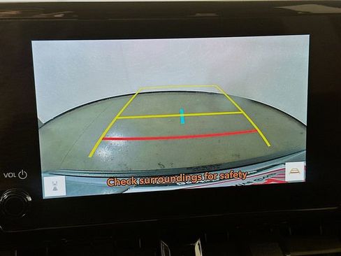 Used 2024 Toyota Corolla Cross XLE w/ Convenience Package image 13