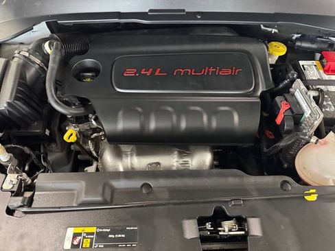 Used 2022 Jeep Compass Trailhawk w/ Trailhawk Convenience Group AWD/4WD image 7