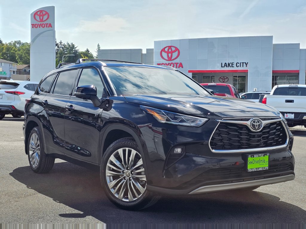 New 2026 Toyota Highlander Platinum AWD/4WD image 1
