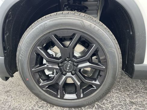 New 2025 Honda Pilot Touring image 24