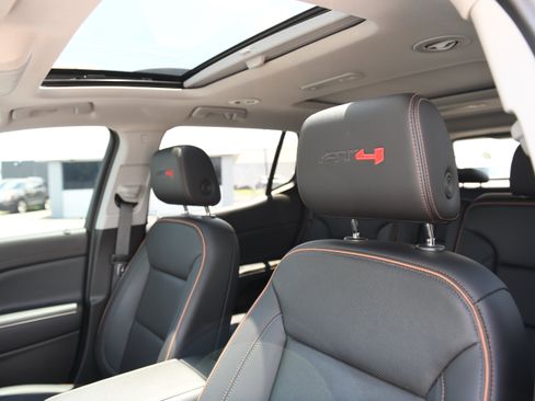 Used 2022 GMC Acadia AT4 w/ Technology Package AWD/4WD image 14