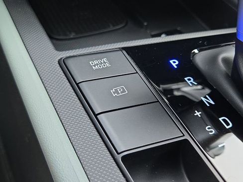 New 2025 Hyundai Elantra Limited FWD image 15