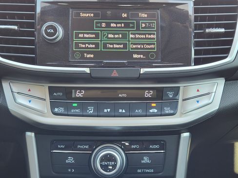 Used 2015 Honda Accord Touring image 19