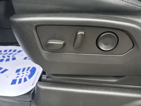 Used 2023 Chevrolet Suburban Z71 image 14