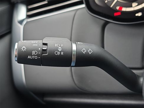 New 2025 Land Rover Range Rover Long Wheelbase SE image 27