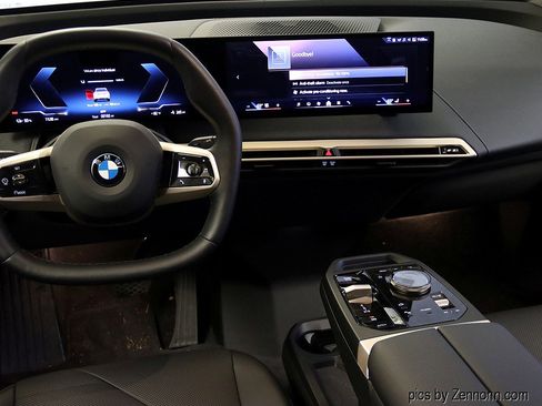 Used 2026 BMW iX xDrive45 w/ Premium Package image 17
