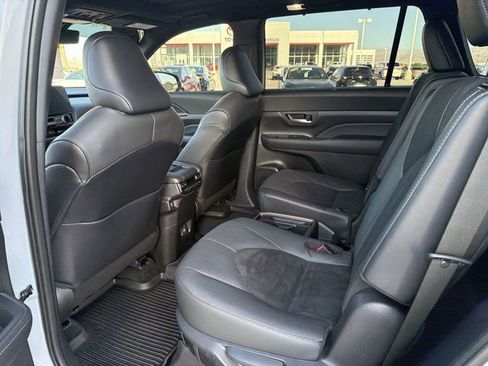 Certified 2025 Toyota Grand Highlander AWD Hybrid image 29