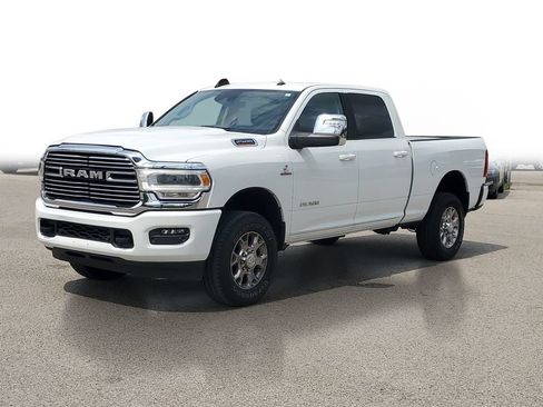 Used 2024 RAM 2500 Laramie w/ Safety Group AWD/4WD image 2
