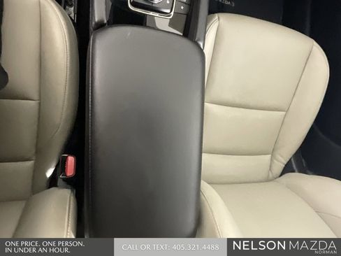 Used 2025 MAZDA MAZDA3 s image 39