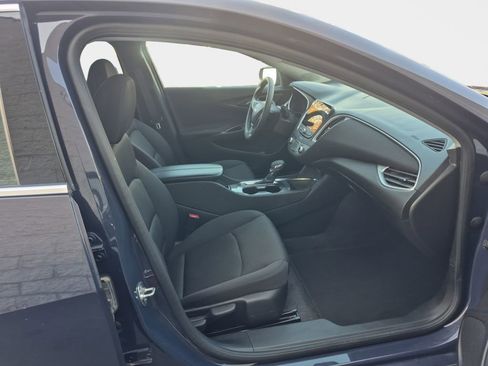 Used 2025 Chevrolet Malibu LT image 18