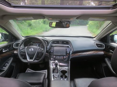 Used 2017 Nissan Maxima Platinum FWD image 8