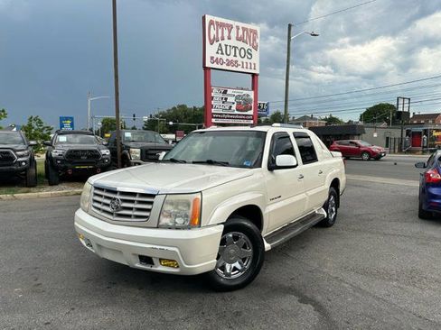 Used 2005 Cadillac Escalade EXT AWD/4WD image 1
