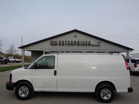 Used 2015 GMC Savana 3500 image 2