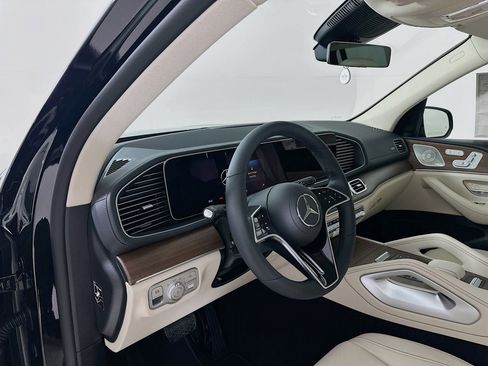 New 2026 Mercedes-Benz GLS 450 4MATIC image 10