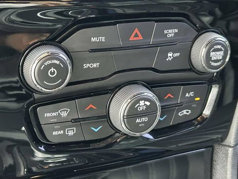 Used 2018 Chrysler 300 S w/ S Model Appearance Package RWD image 20