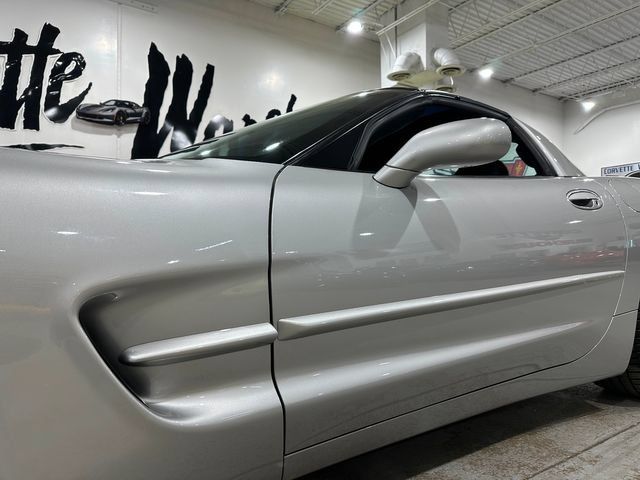 Used 2004 Chevrolet Corvette Coupe w/ Preferred Equipment Group RWD image 24