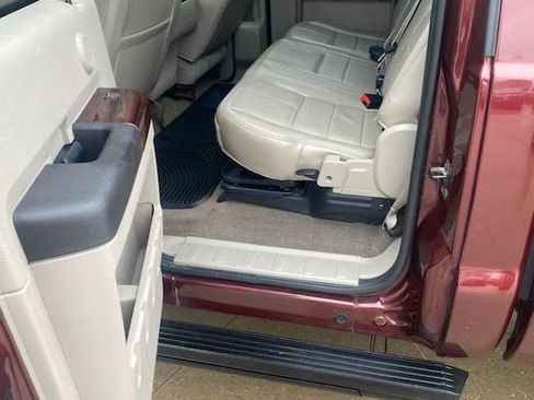 Used 2010 Ford F350 Lariat image 5