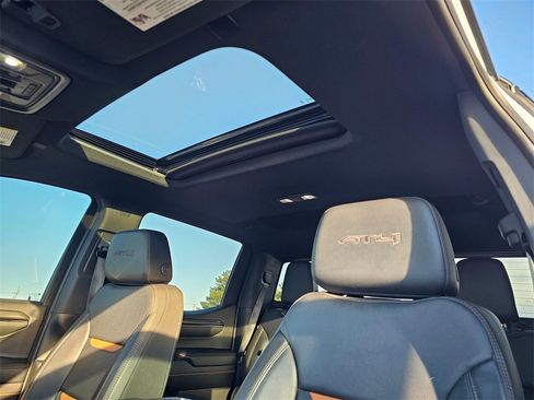 Used 2024 GMC Sierra 1500 AT4 w/ Technology Package image 26
