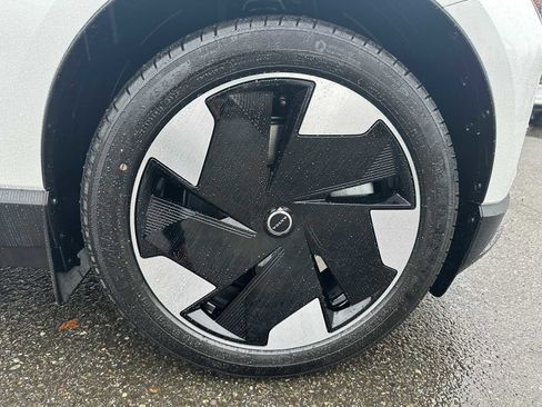 New 2026 Volvo EX30 Plus image 9