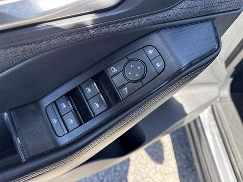 Used 2021 Nissan Rogue SV image 13