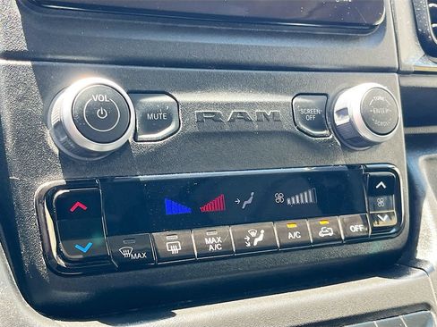 Used 2025 RAM ProMaster 2500 w/ Convenience Group FWD image 15