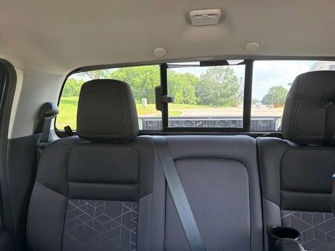 Used 2025 Nissan Frontier SV w/ SV Convenience Package RWD image 18