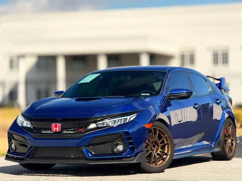Used 2017 Honda Civic Type R image 2