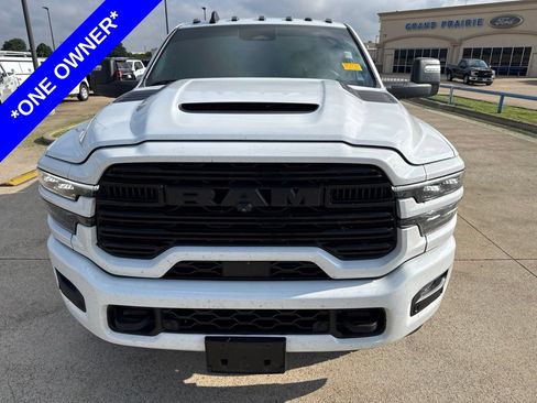 Used 2025 RAM 3500 Laramie AWD/4WD image 2