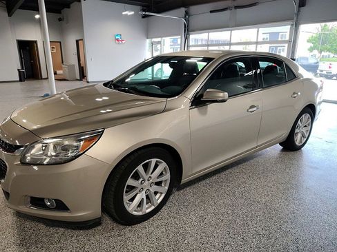 Used 2016 Chevrolet Malibu LTZ FWD image 2