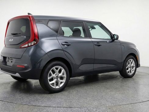 Used 2025 Kia Soul LX w/ LX Technology Package FWD image 9