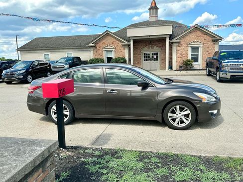 Used 2014 Nissan Altima 2.5 SV FWD image 4