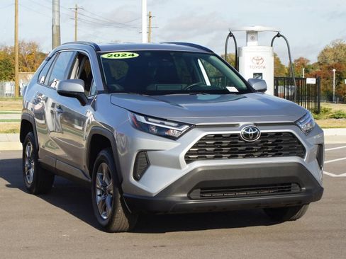 Used 2024 Toyota RAV4 XLE image 2