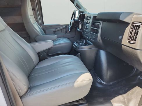 Used 2021 Chevrolet Express 2500 w/ Driver Convenience Package RWD image 10