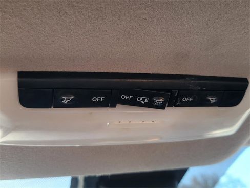 Certified 2021 Nissan Versa SV image 31