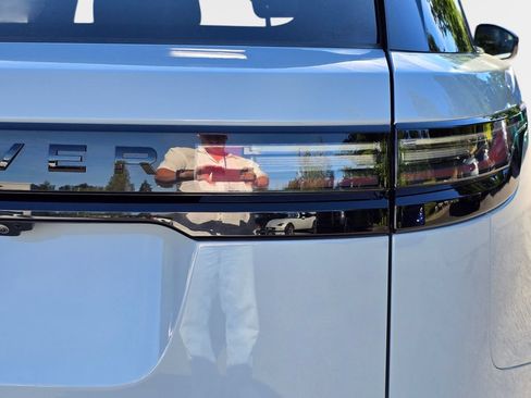 Certified 2025 Land Rover Range Rover Velar Dynamic SE AWD/4WD image 36