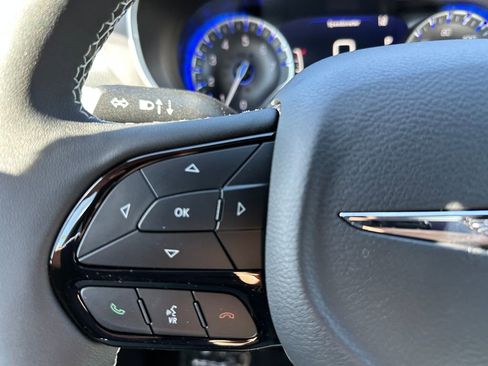 New 2026 Chrysler Pacifica Select image 24