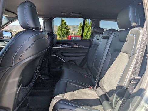 Used 2024 Jeep Grand Cherokee Trailhawk w/ Advanced Protech Group II image 15