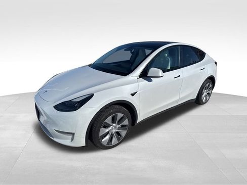 Used 2023 Tesla Model Y Long Range image 3